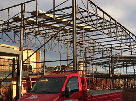 Construção de Estruturas Metálicas no Mirante da Mata