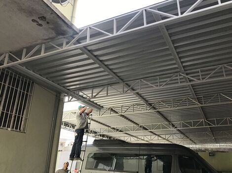 Construção de Coberturas Metálicas no Aeroporto