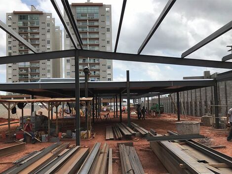 Comércio de Estruturas Metálicas na Estação da Luz